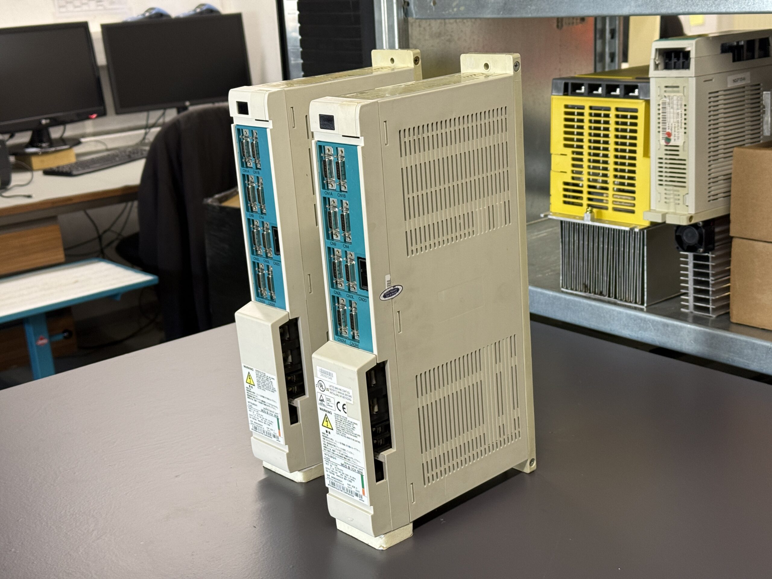 Mitsubishi MDS-B-V24-0505 Servo Drive Unit Ansicht 3