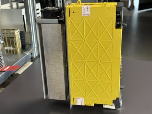 Fanuc A06B-6154-H011-590 Spindle Drive Unit Seite 3