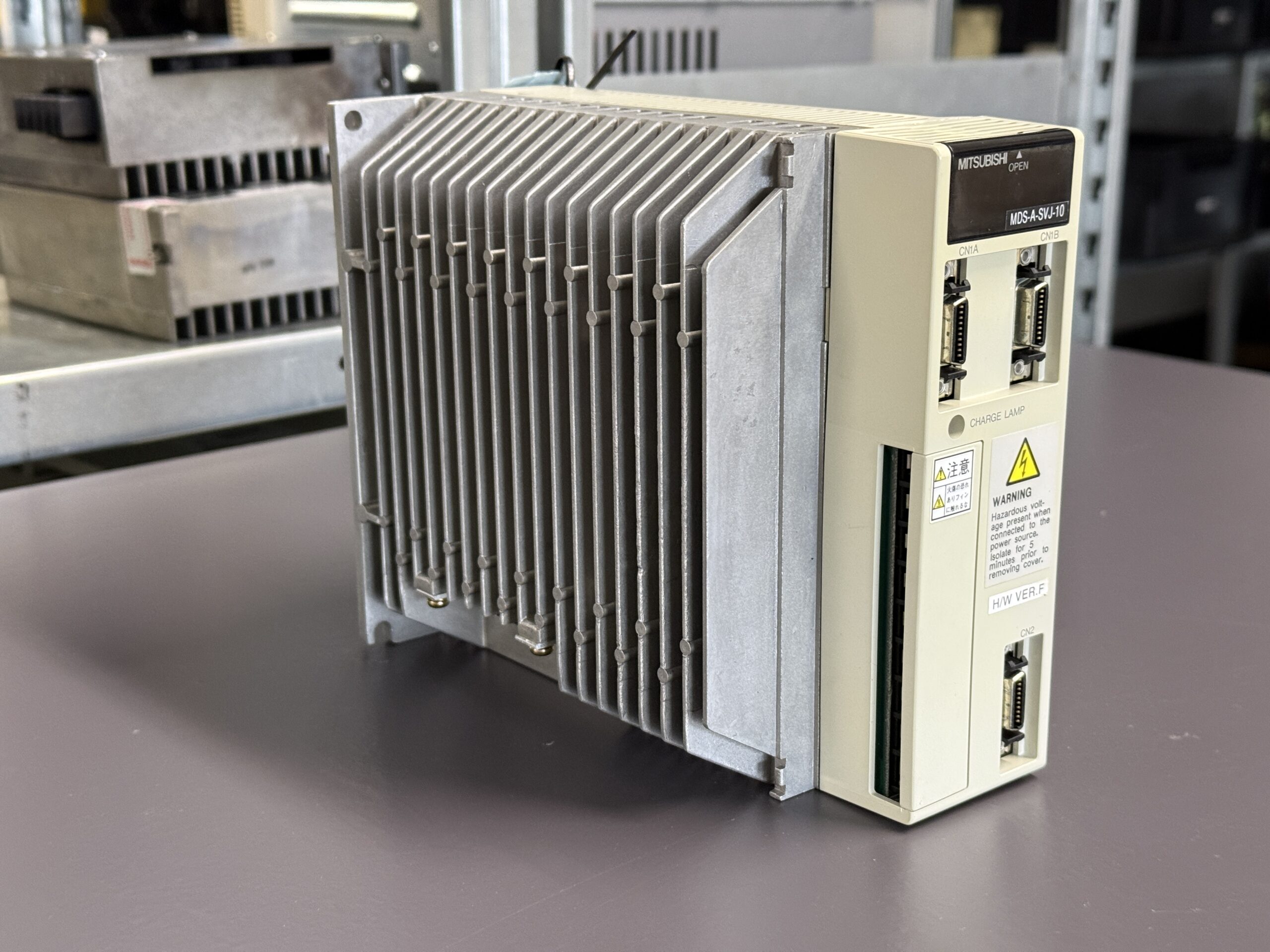 Mitsubishi MDS-A-SVJ-10 Servo Drive Unit Hauptbild