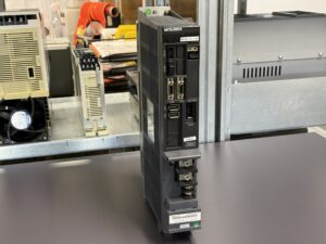 Mitsubishi MDS-D-V1-20 Servo Drive Unit Hauptbild 2