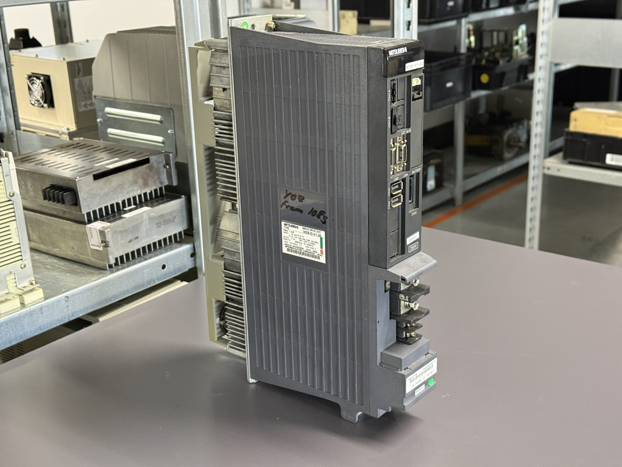 Mitsubishi MDS-D-V1-20 Servo Drive Unit Hauptbild