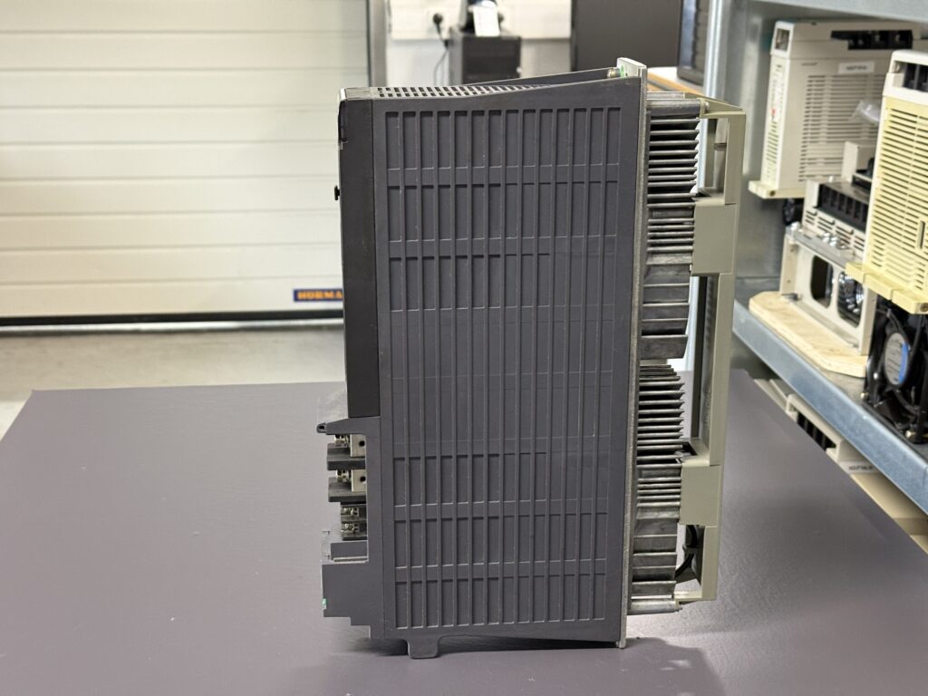 Mitsubishi MDS-D-V1-20 Servo Drive Unit Seite 3