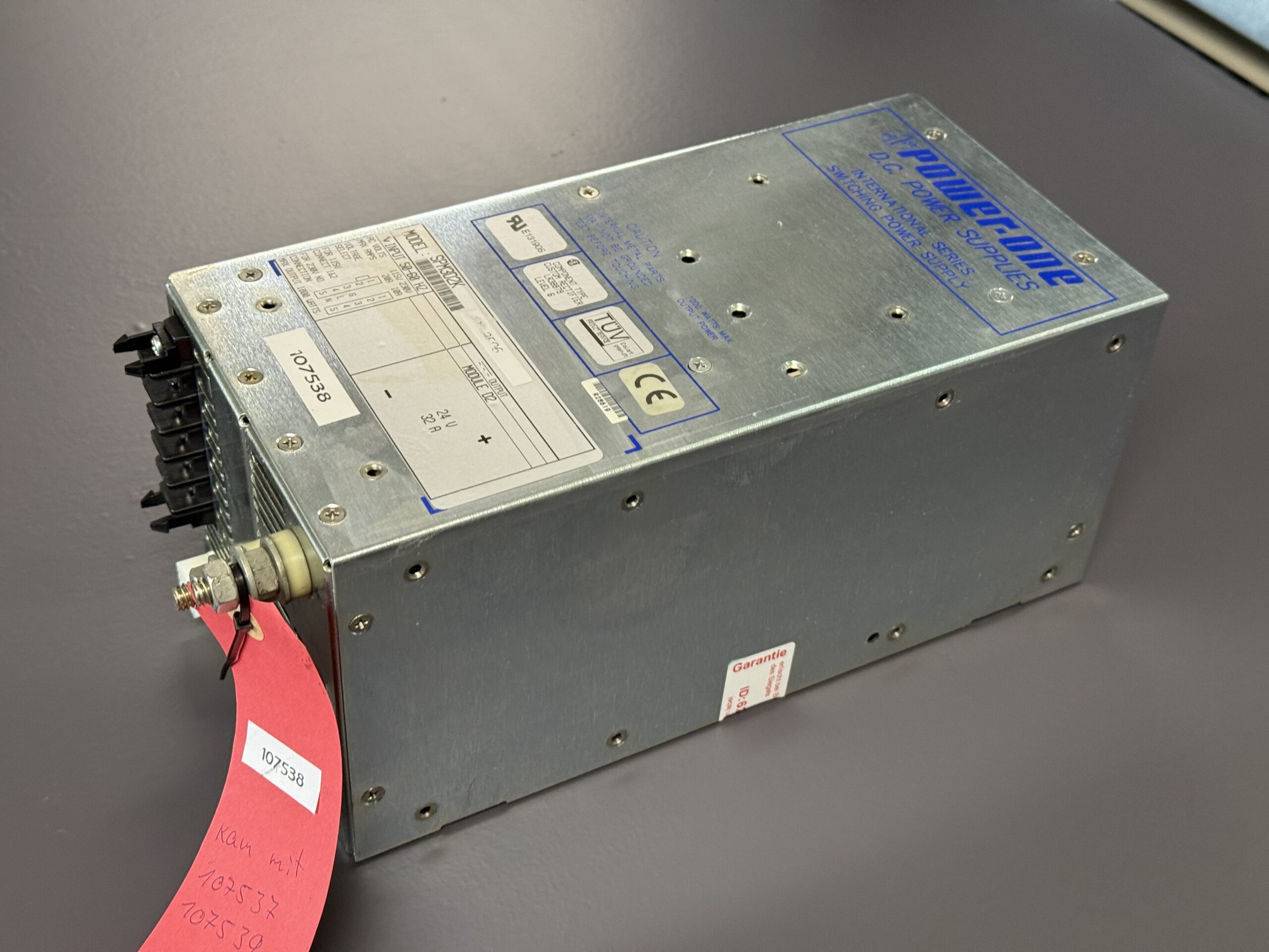Power-One Power Supply SPM3D2K Seite 2