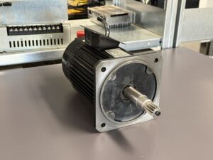 Yaskawa 3-Phase Induction Motor UAJPEE-08DK2KU Hauptbild
