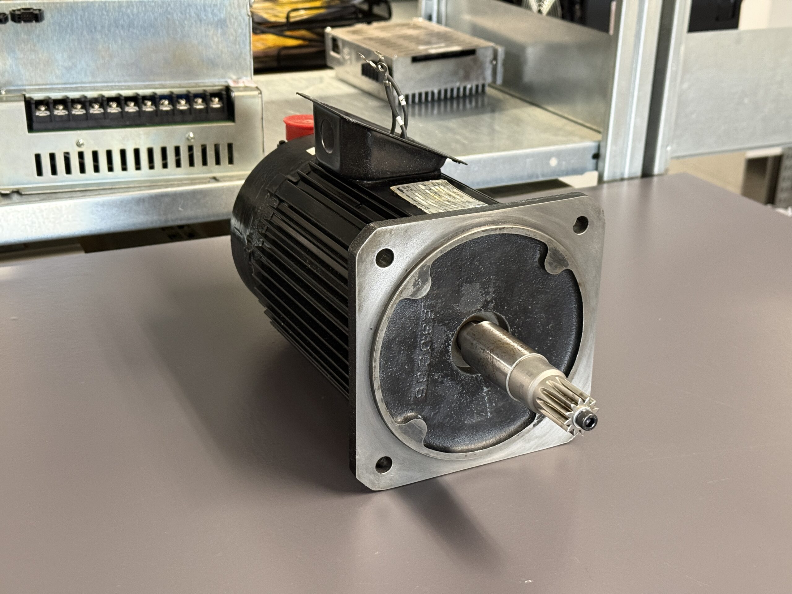 Yaskawa 3-Phase Induction Motor UAJPEE-08DK2KU Hauptbild
