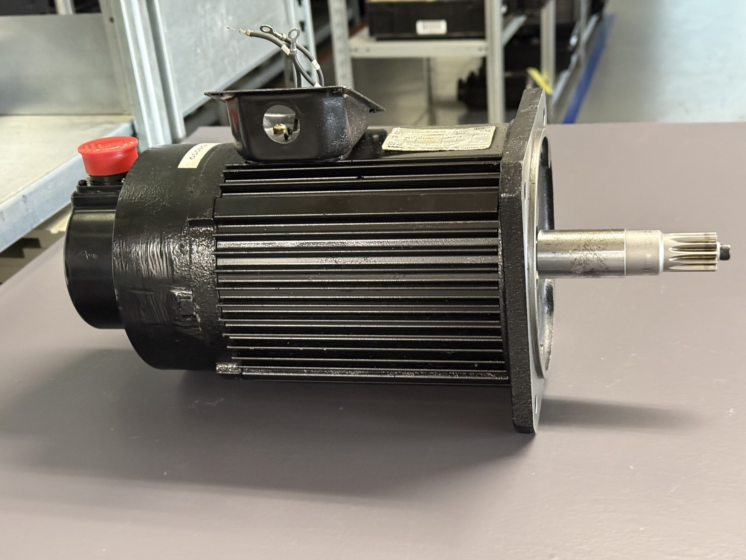 Yaskawa 3-Phase Induction Motor UAJPEE-08DK2KU Seite 1