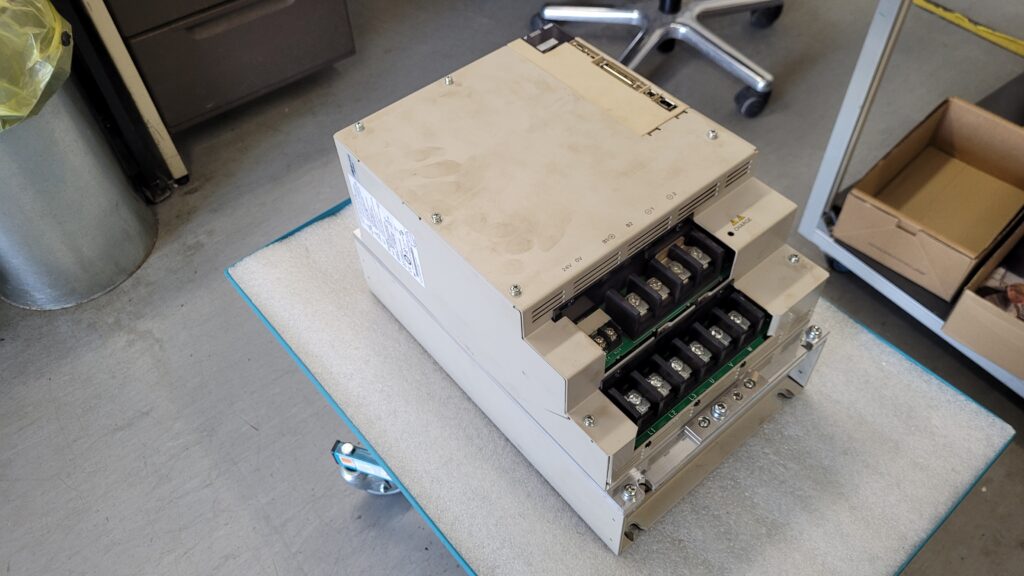 Yaskawa SGDV-260D01A AC Servopack vor der Reparatur 1