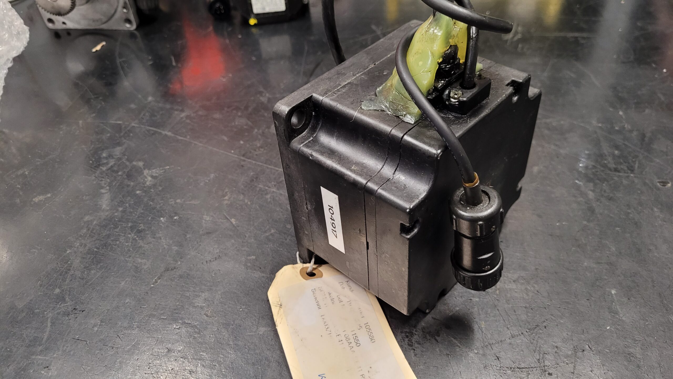 Yaskawa SGMPH-08AAA-SE41 AC Servo Motor vor der Reparatur 1