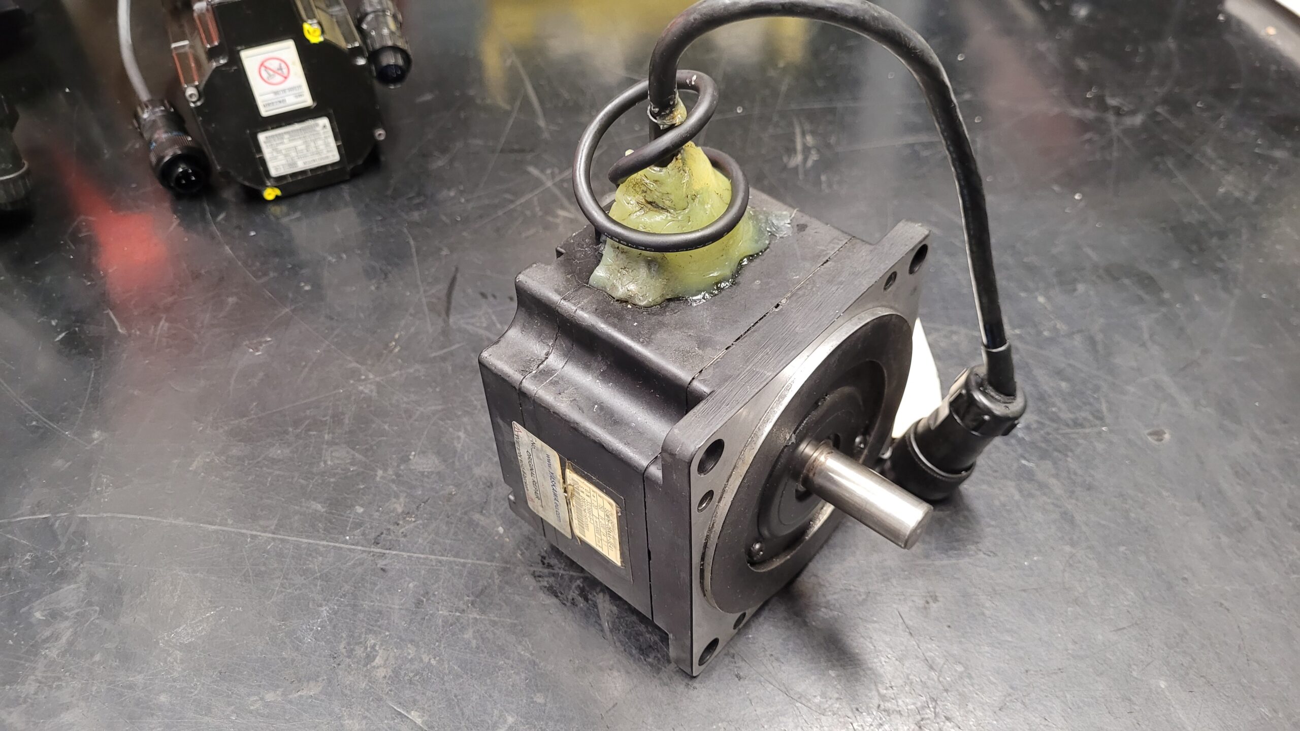 Yaskawa SGMPH-08AAA-SE41 AC Servo Motor vor der Reparatur