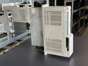 Mitsubishi MDS-CH-V2-3535 AC Servo Drive Unit Seite 1