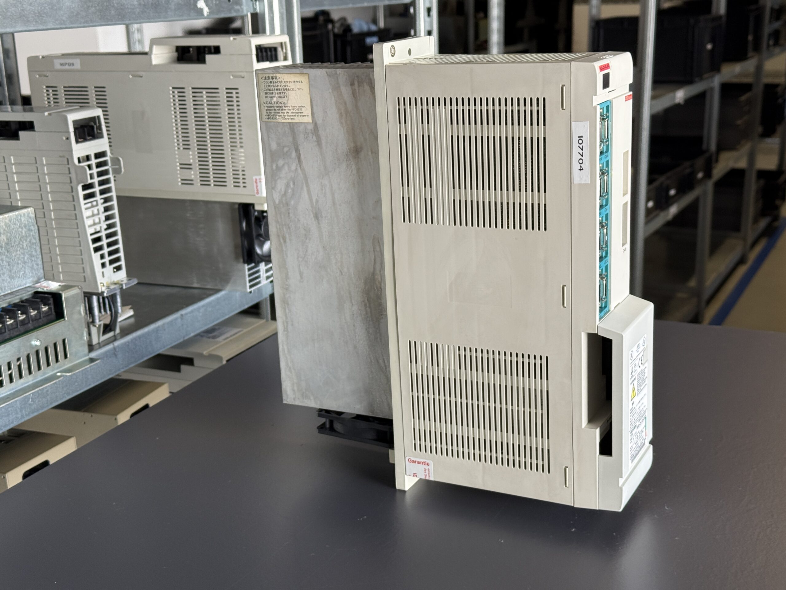 Mitsubishi MDS-CH-V2-3535 AC Servo Drive Unit Seite 1