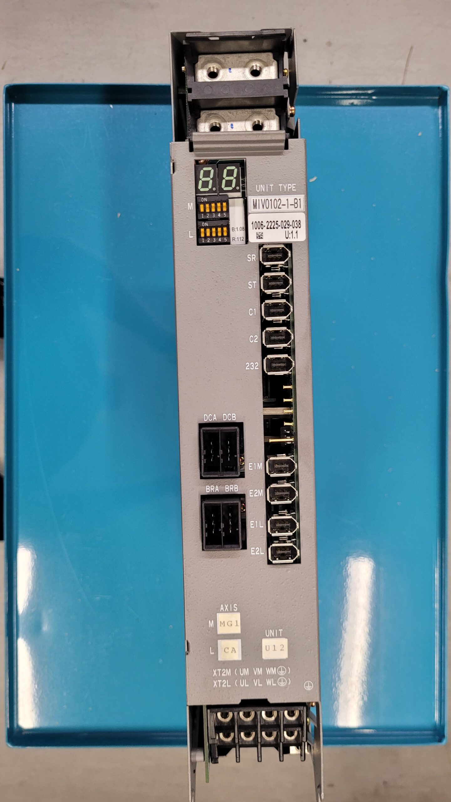 Okuma MIV0102-1-B1 Servo Drive Unit vor der Reparatur 1