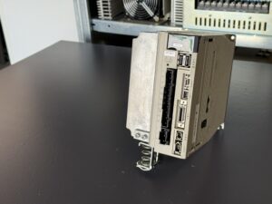 Yaskawa SGDV-3R5D11A020000 AC Servopack Seite 1