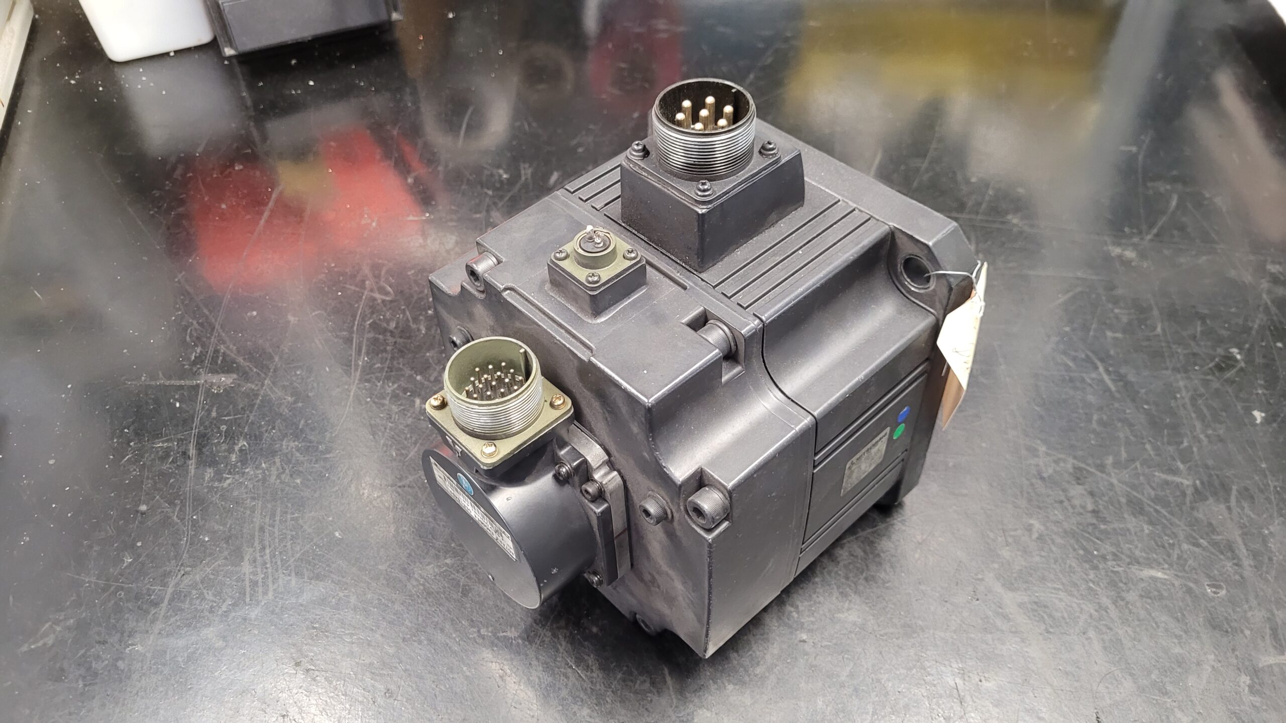 Mitsubishi AC Servo Motor HC202BS vor der Reparatur 1
