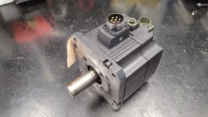 Mitsubishi AC Servo Motor HC202BS vor der Reparatur