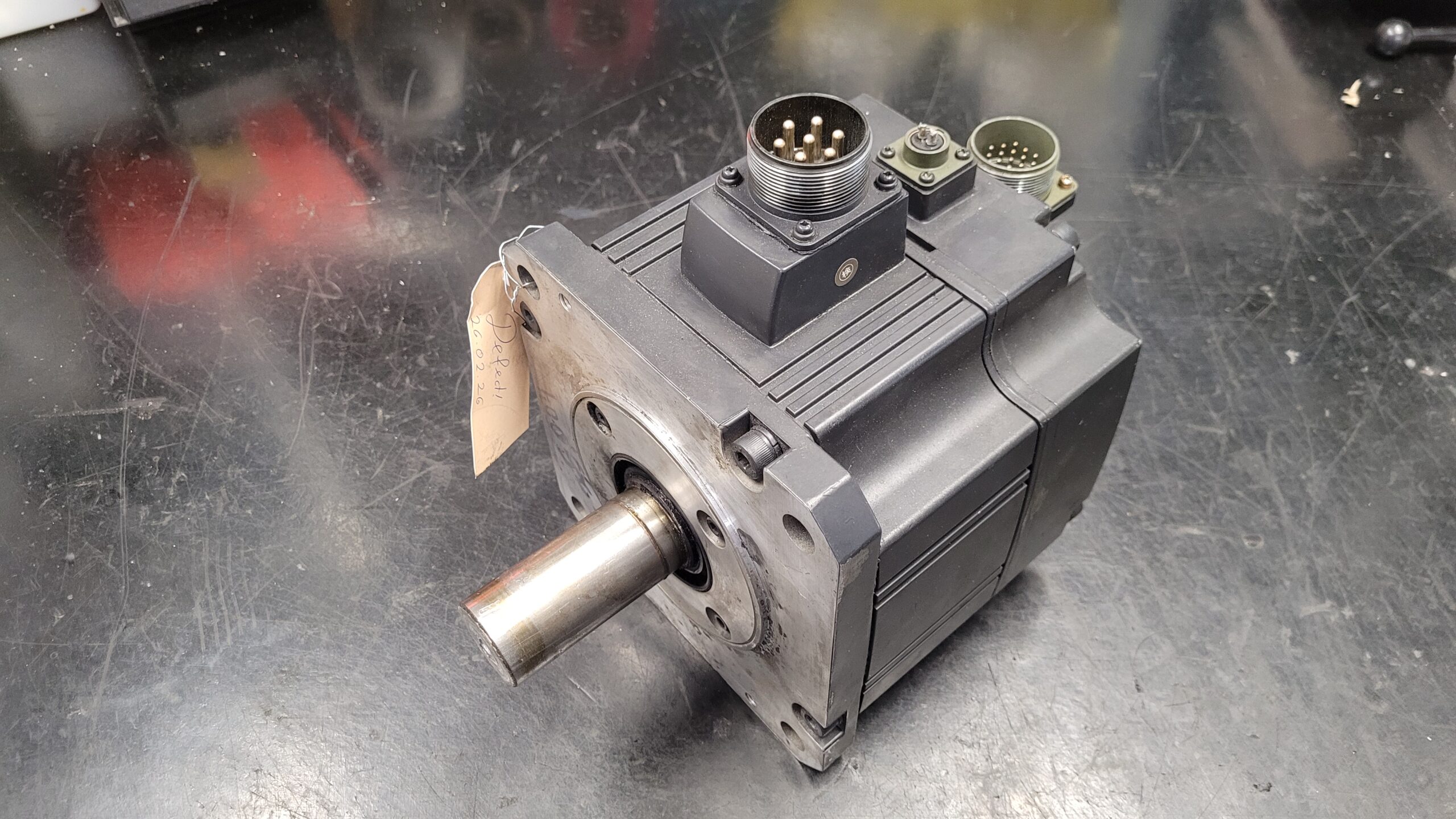 Mitsubishi AC Servo Motor HC202BS vor der Reparatur