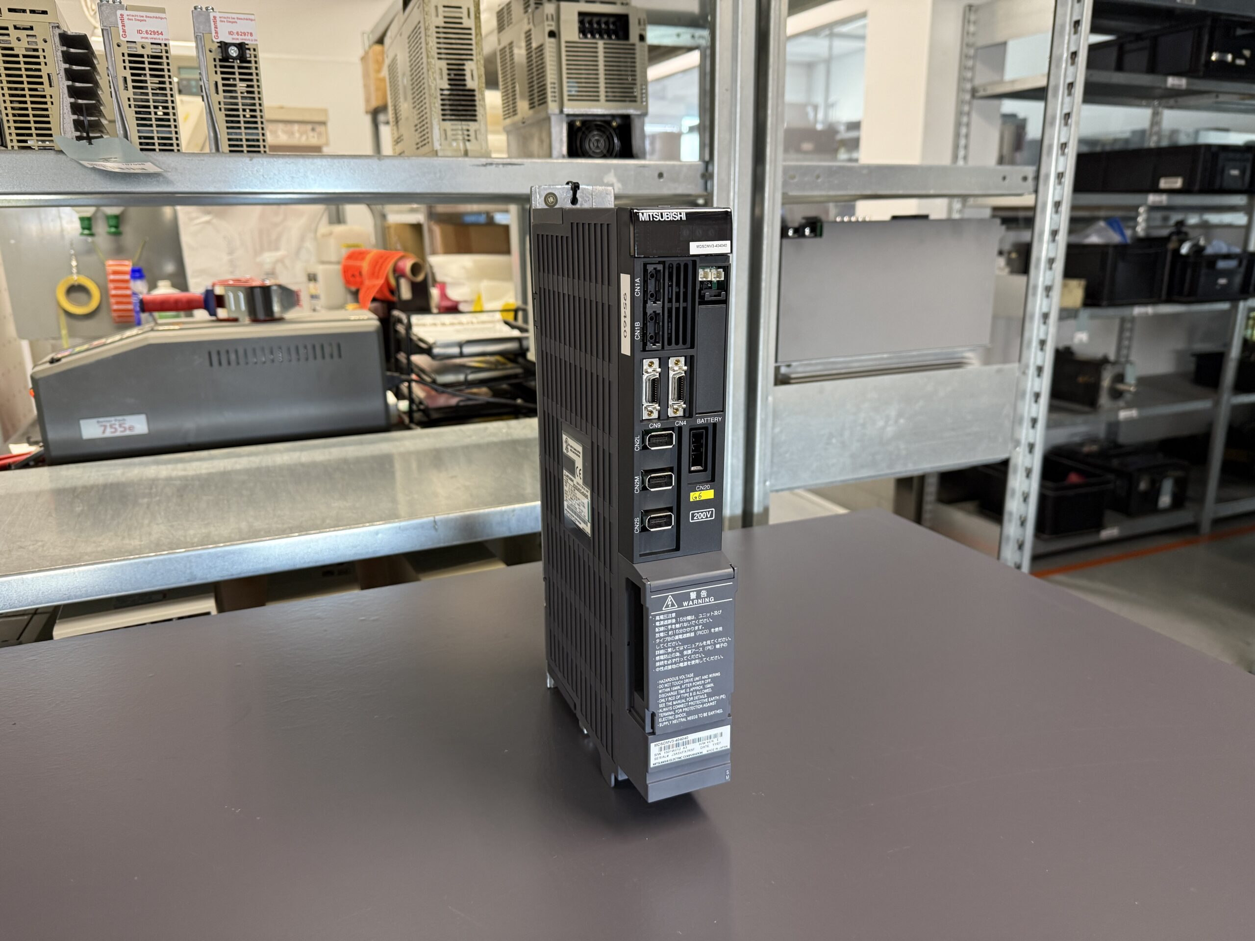 Mitsubishi MDS-DM-V3-404040 or MDSDMV3-404040 AC Servo Drive Unit Hauptansicht
