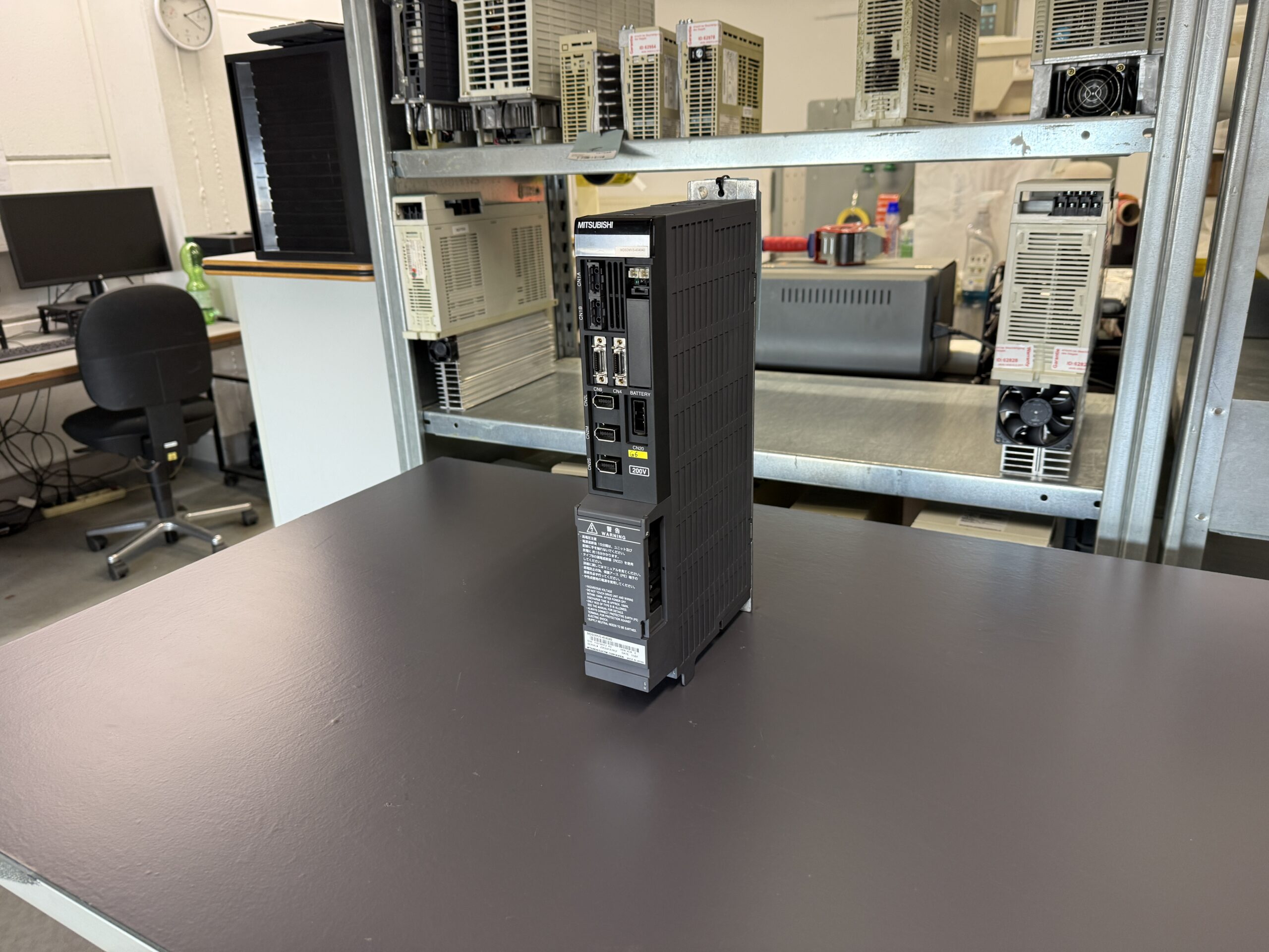 Mitsubishi MDS-DM-V3-404040 or MDSDMV3-404040 AC Servo Drive Unit Seite 1