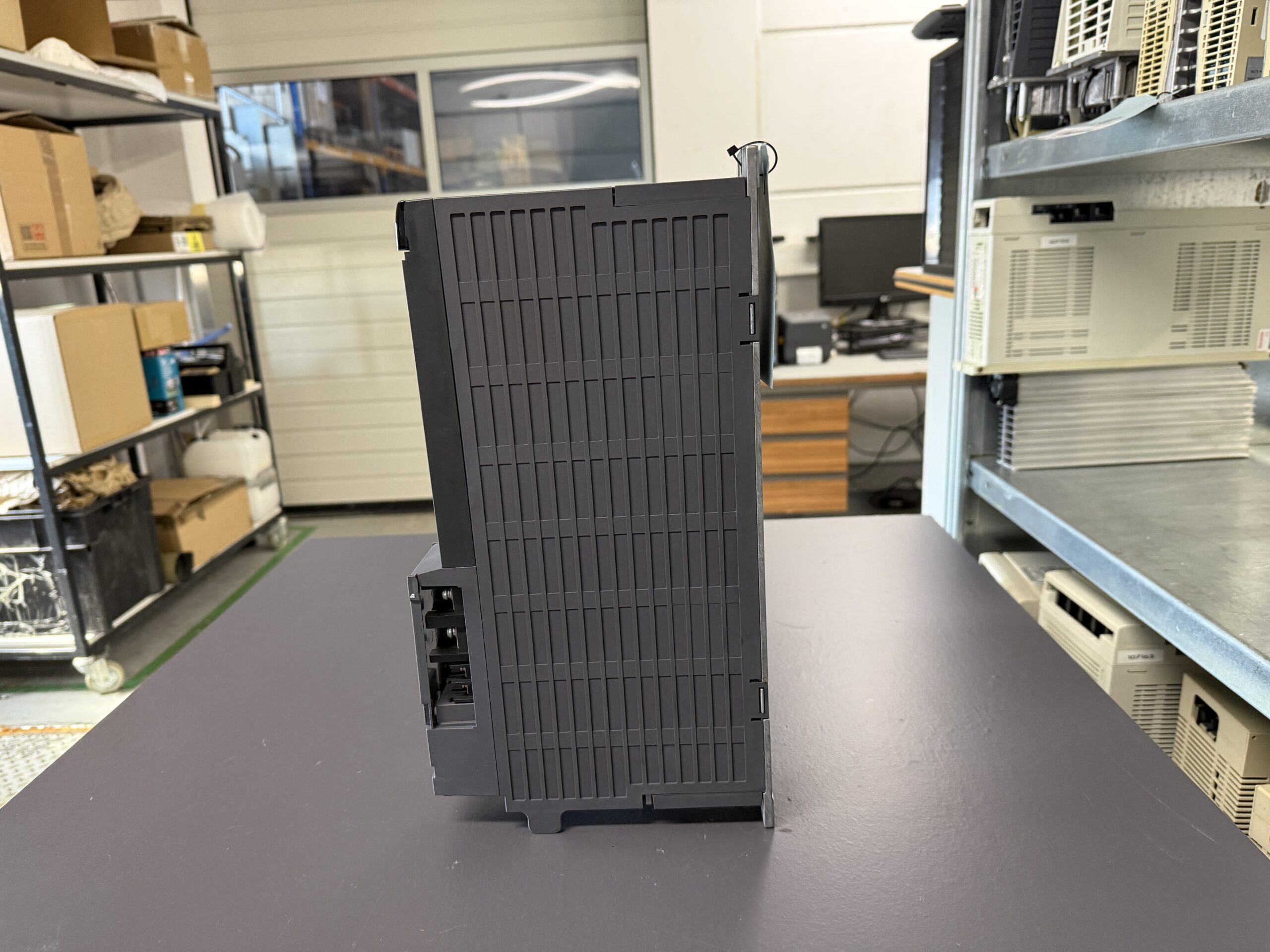 Mitsubishi MDS-DM-V3-404040 or MDSDMV3-404040 AC Servo Drive Unit Seite 2