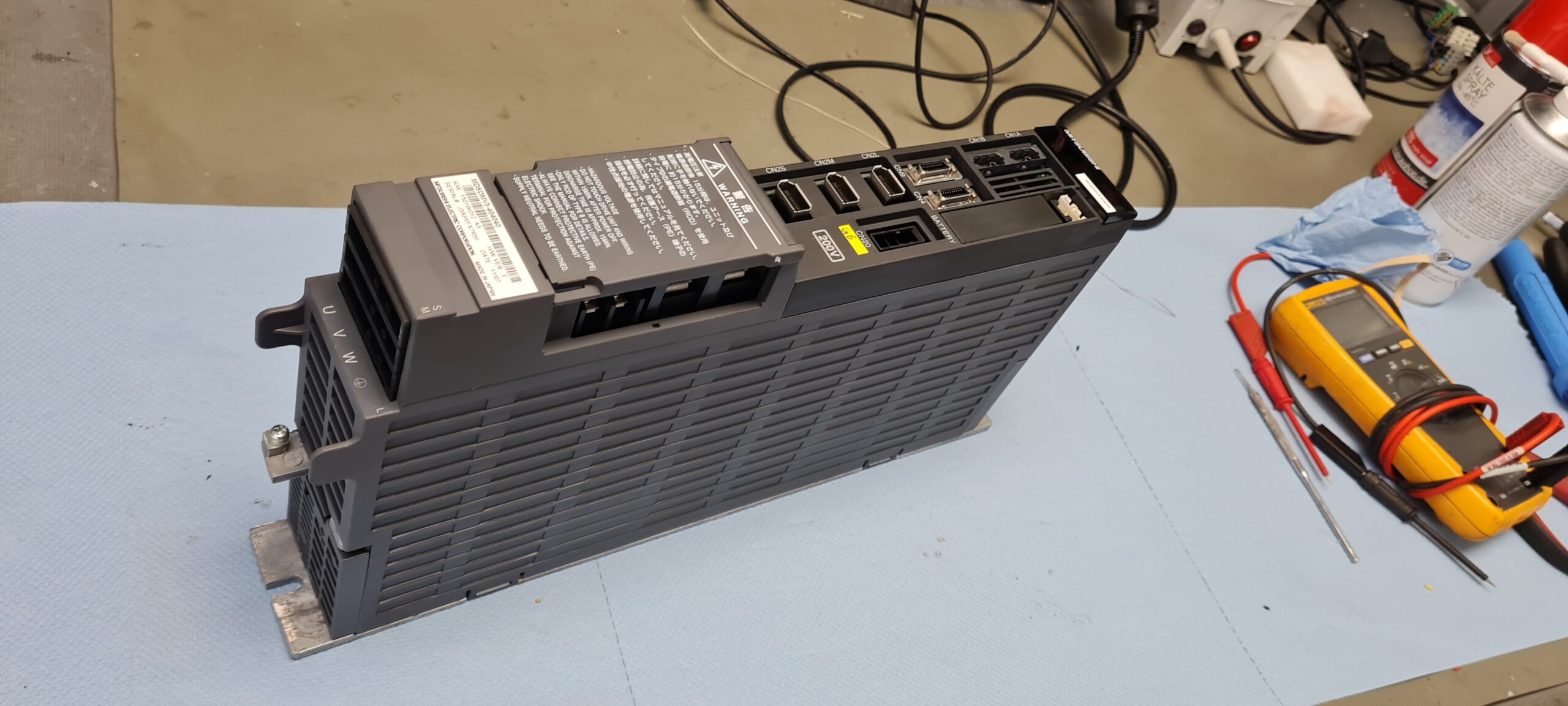 Mitsubishi MDS-DM-V3-404040 or MDSDMV3-404040 AC Servo Drive Unit vor der Reparatur 1