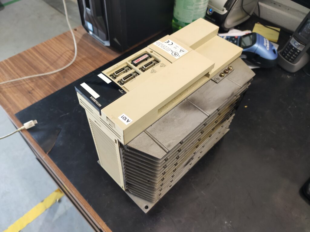 Mitsubishi MDS-B-SPJ2-75 Spindle Drive Unit vor der Reparatur