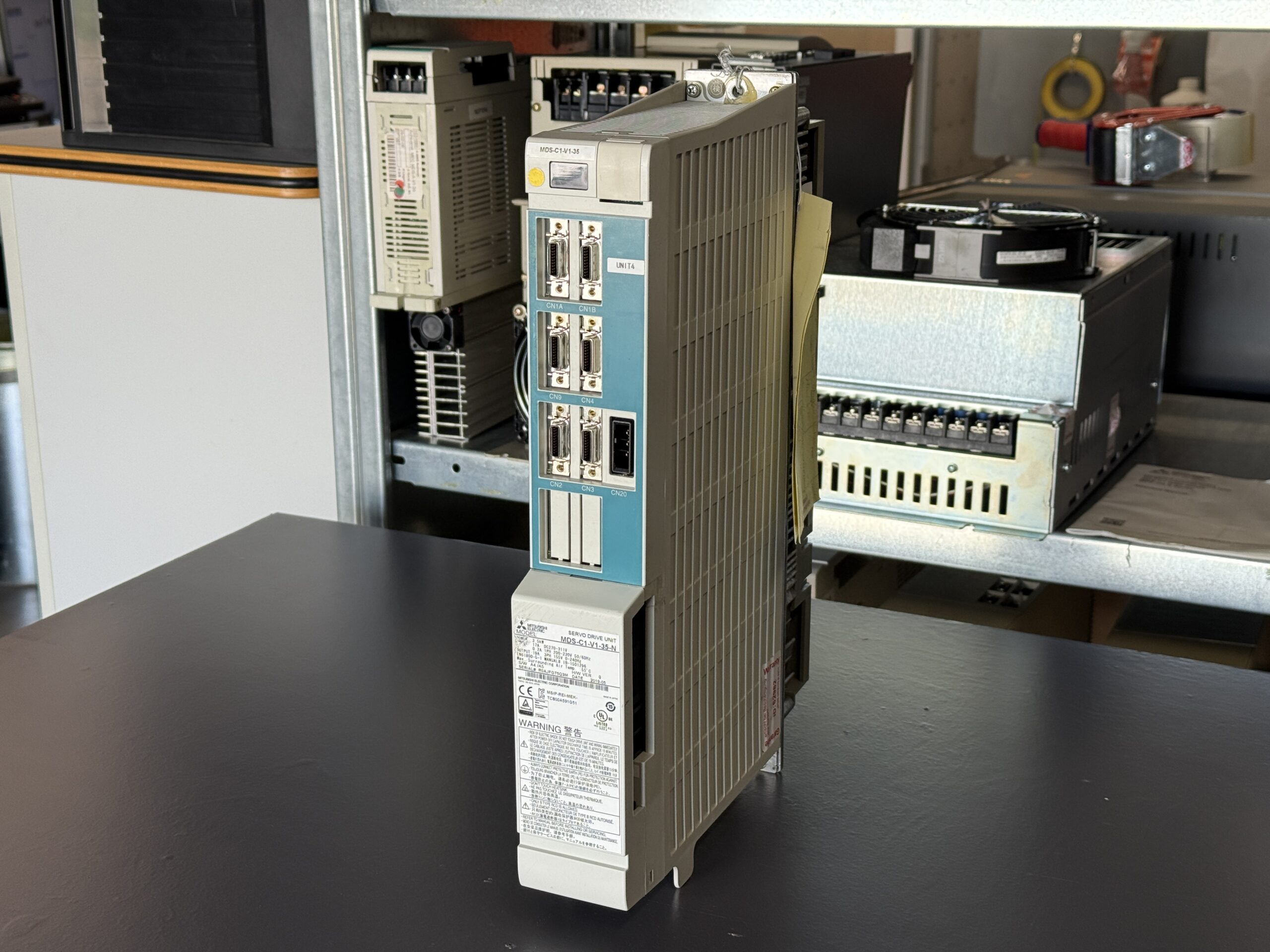 Mitsubishi MDS-C1-V1-35-N AC Servo Drive Unit Seite 3