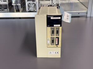 Mitsubishi Servo Drive Unit MDS-B-SVJ2-20 Frontansicht