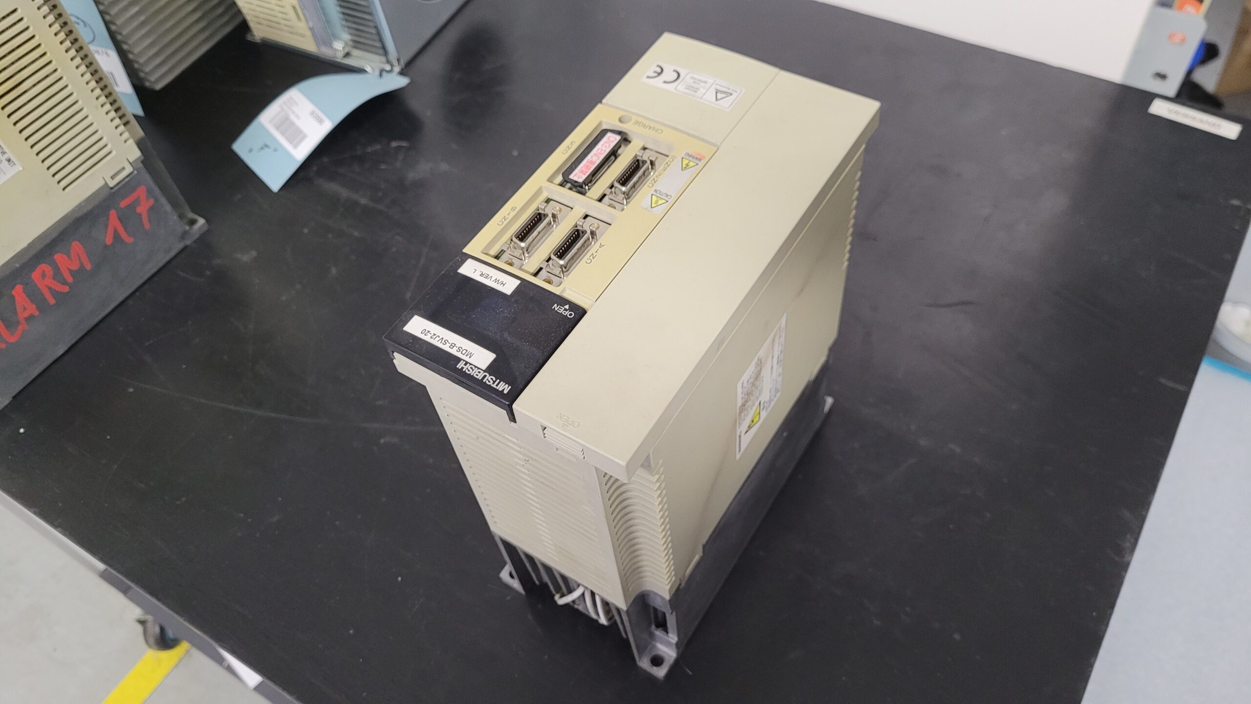 Mitsubishi Servo Drive Unit MDS-B-SVJ2-20 vor der Reparatur 2