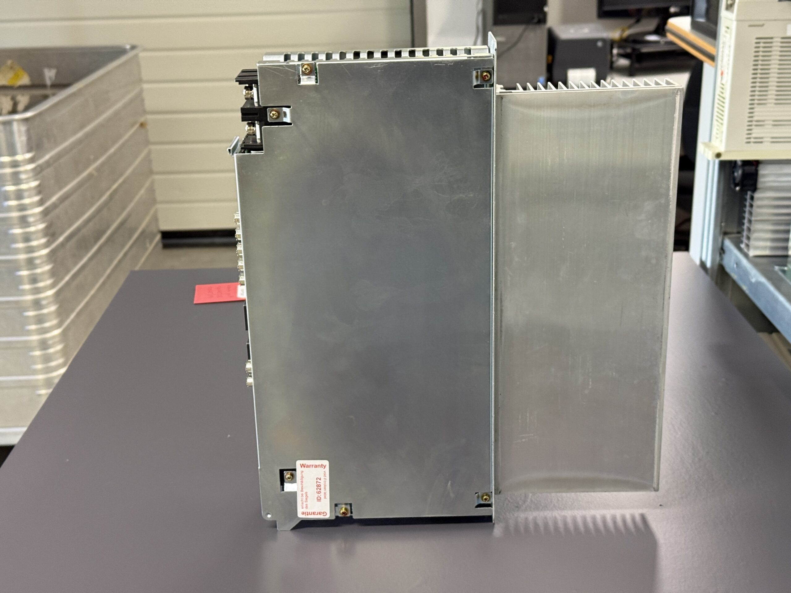 Okuma MIV03-1-B1 Servo Drive Unit Seite 1