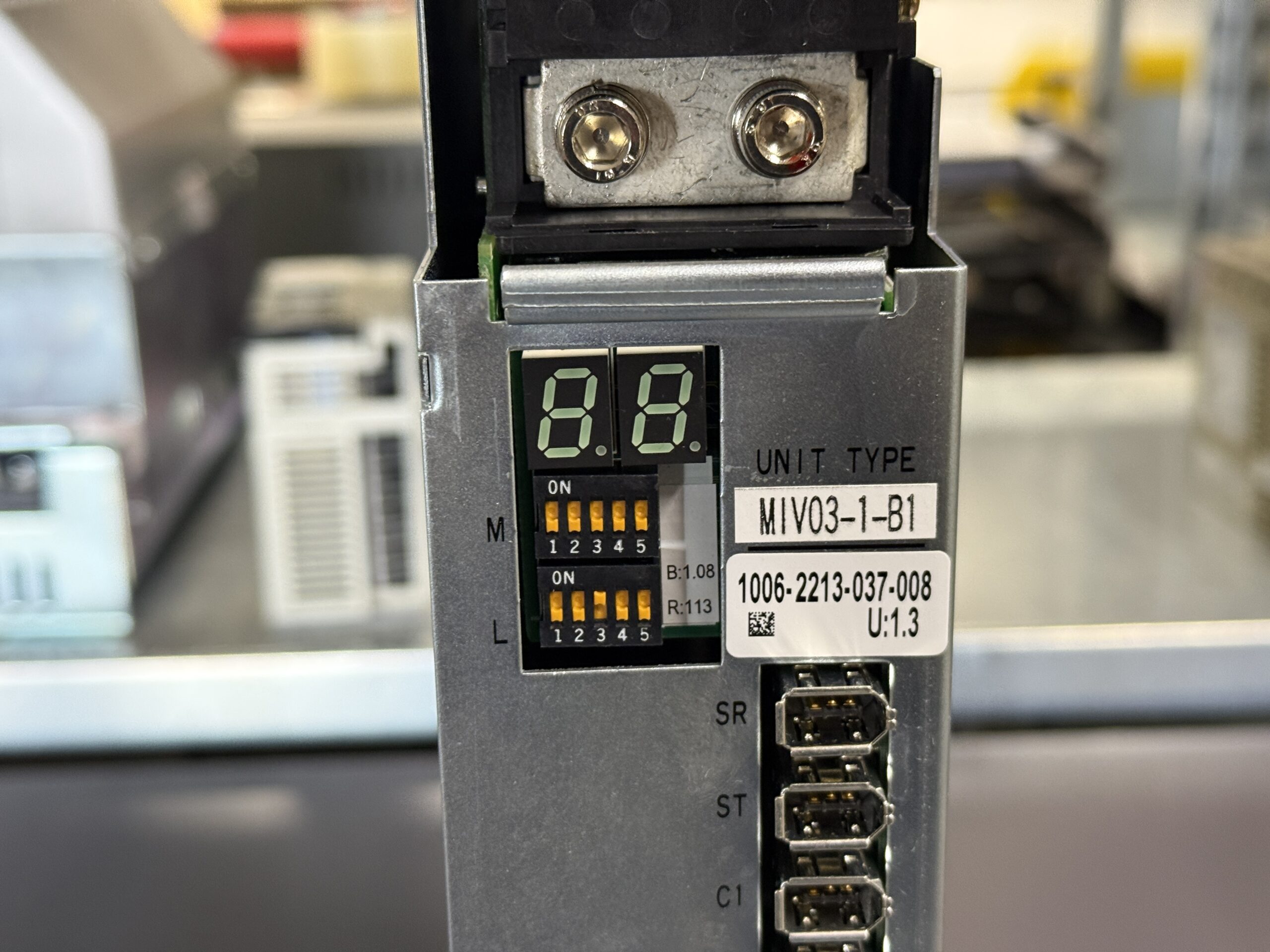 Okuma MIV03-1-B1 Servo Drive Unit Typenschild