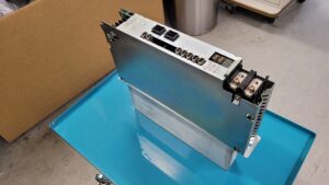 Okuma Servo Drive Unit MIV03-1-B1 or 1006-2213 vor der reparatur 2