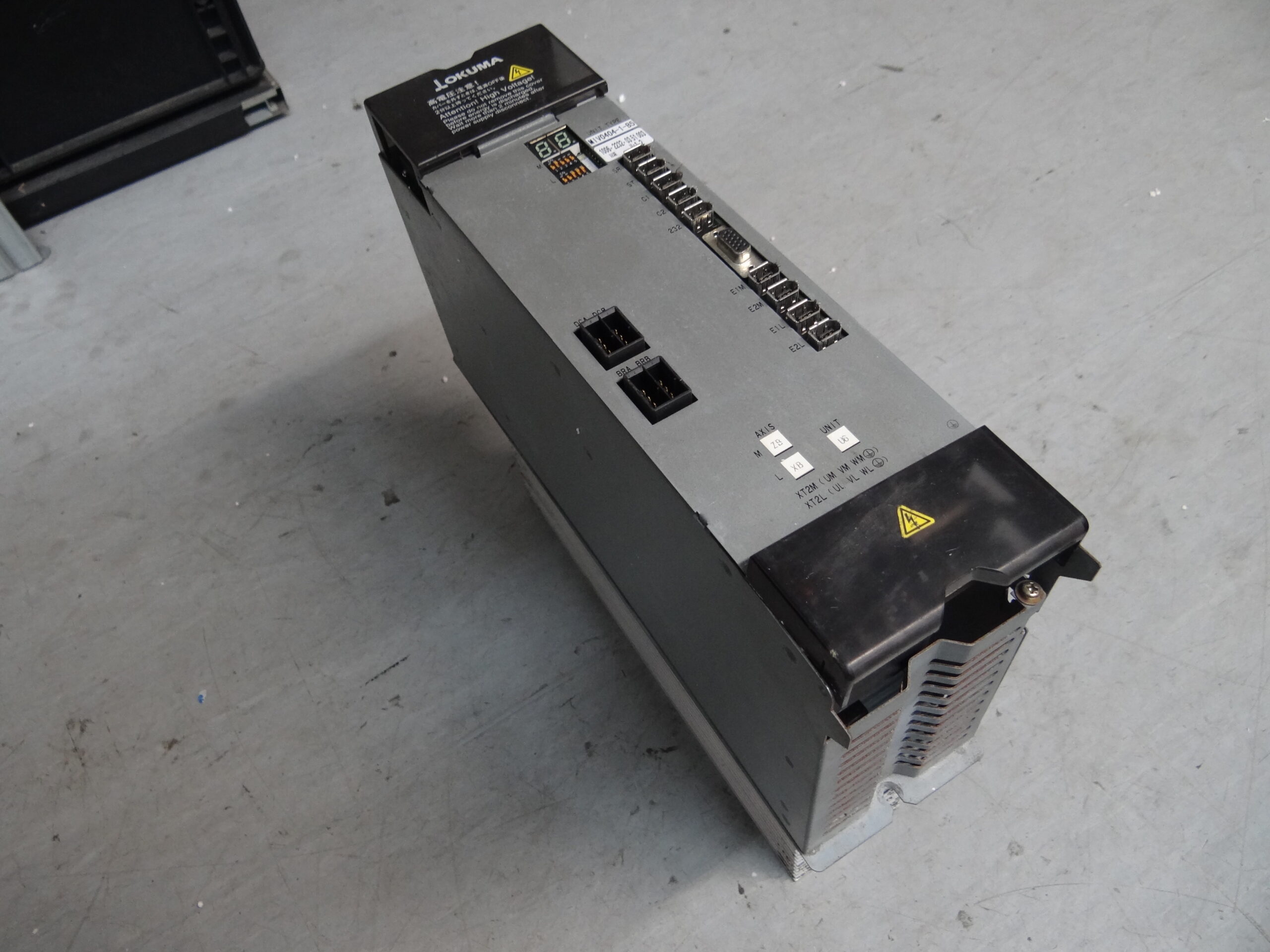 Okuma Servo Drive Unit MIV0404-1-B5 1006-2232 vor der Reparatur 1