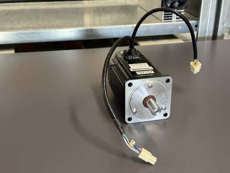 Yaskawa SGM-08V3B4 AC Servo Motor Hauptansicht