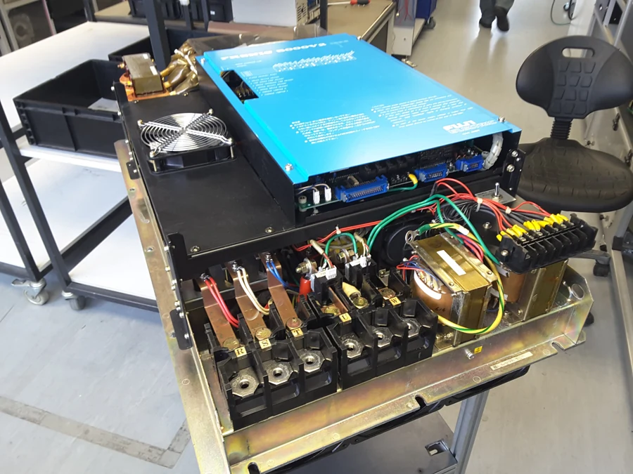 Fuji FRENIC 5000V2 FSD-37AR-23CZ: Gesamtansicht nach der Reparatur