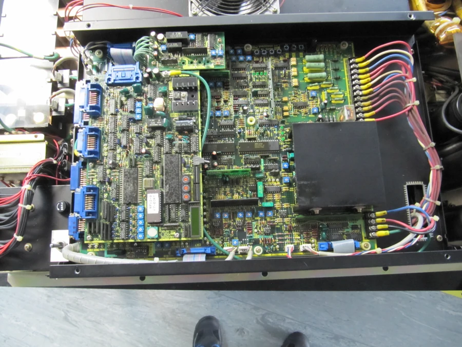 Fuji FRENIC 5000V2 FSD-37AR-23CZ: Elektronik vor der Reparatur