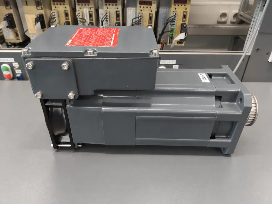 Mitsubishi SJ-VL5.5-10ZM: Nach der Überholung: gegenüberliegende Seite