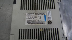 Mitsubishi Spindle Drive Unit MDSBSPJ2X-37 or MDS-B-SPJ2X-37 vor der Reparatur 2