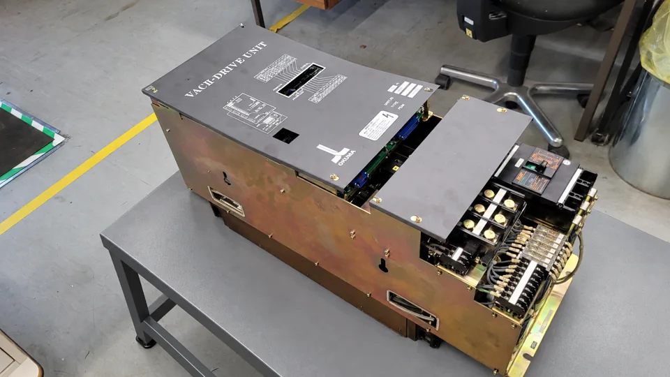 Okuma VAC II D30-A / 1006-1236, vor der Reparatur, Ansicht 3