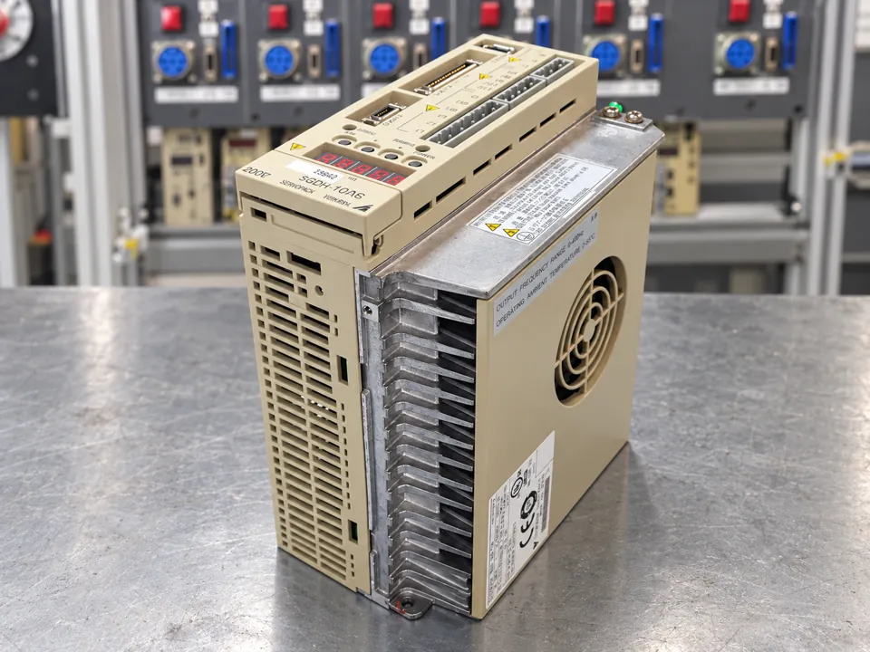 Yaskawa SGDH-10AE Ver. 35942: Gerät vor der Überholung, Ansicht 2