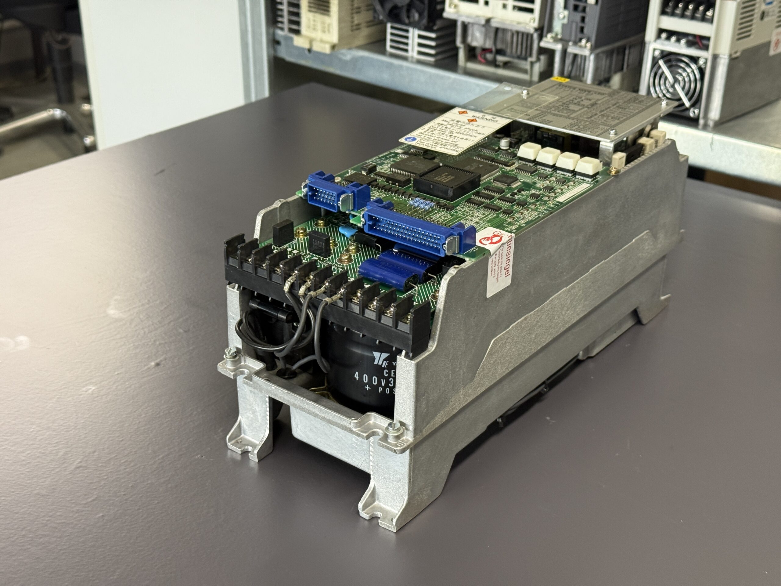 Yaskawa Servopack CACR-SR44BE12G-E Ansicht 1