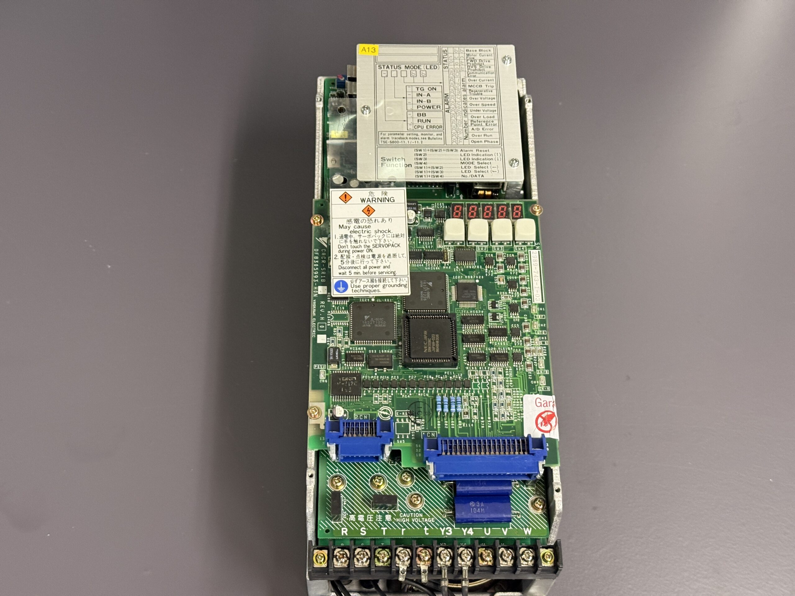 Yaskawa Servopack CACR-SR44BE12G-E Ansicht von oben