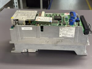 Yaskawa Servopack CACR-SR44BE12G-E Seitenansicht 2