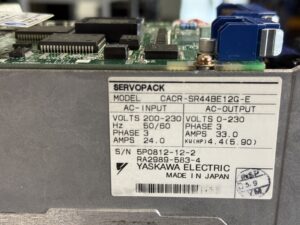 Yaskawa Servopack CACR-SR44BE12G-E Typenschild