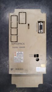 Yaskawa Servopack SGDB-10ADG vor der Reparatur 1