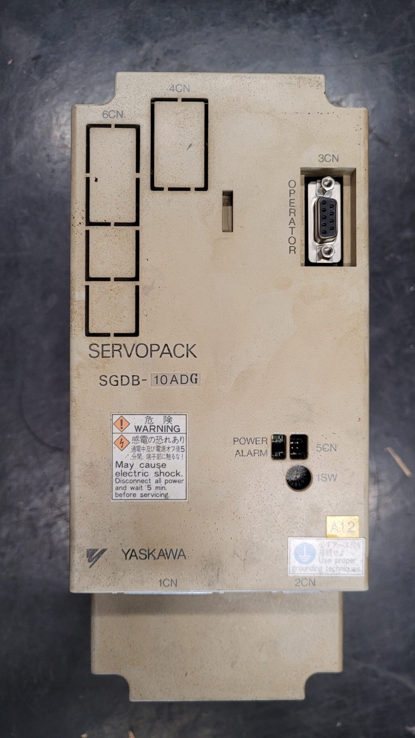 Yaskawa Servopack SGDB-10ADG vor der Reparatur 1