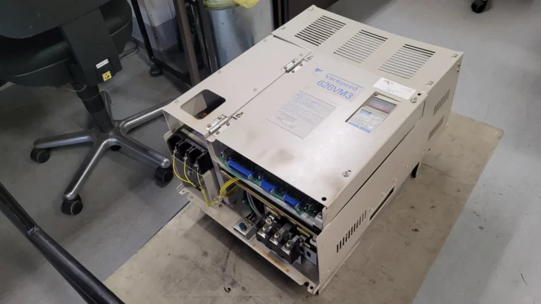 Yaskawa CIMR-VMW2022 Varispeed 626VM3: Vor der Reparatur, Ansicht 1