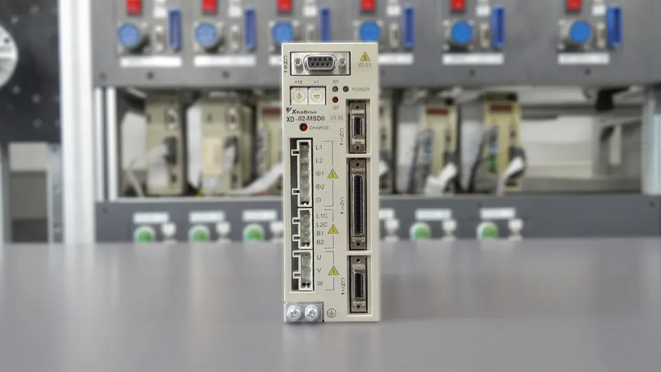 Yaskawa XtraDrive XD-02-MSD0: Frontansicht der Austauscheinheit