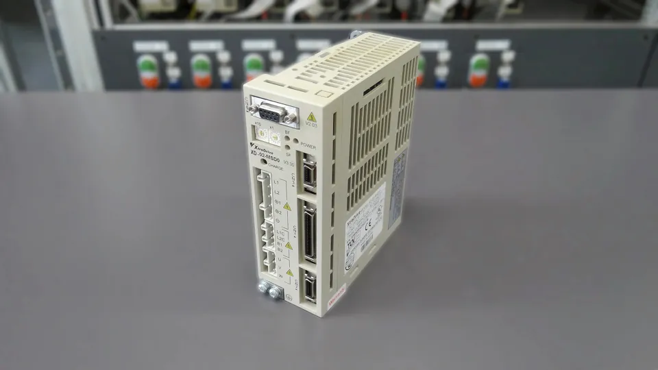 Yaskawa XtraDrive XD-02-MSD0: Austauscheinheit in der Gesamtansicht