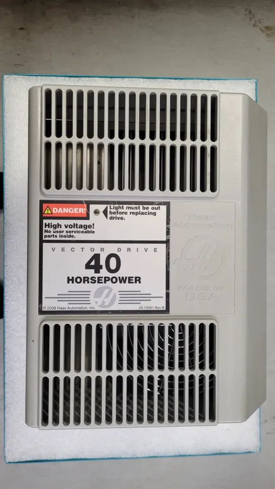 Haas Vector Drive 40HP 29-10072 Rev. B: Vor der Reparatur · Ansicht 3 