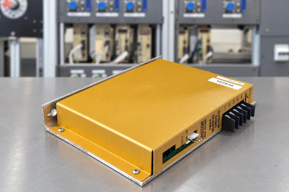 Haas Servo Amplifier 4015H-G – Nach der Reparatur · zweite Ansicht